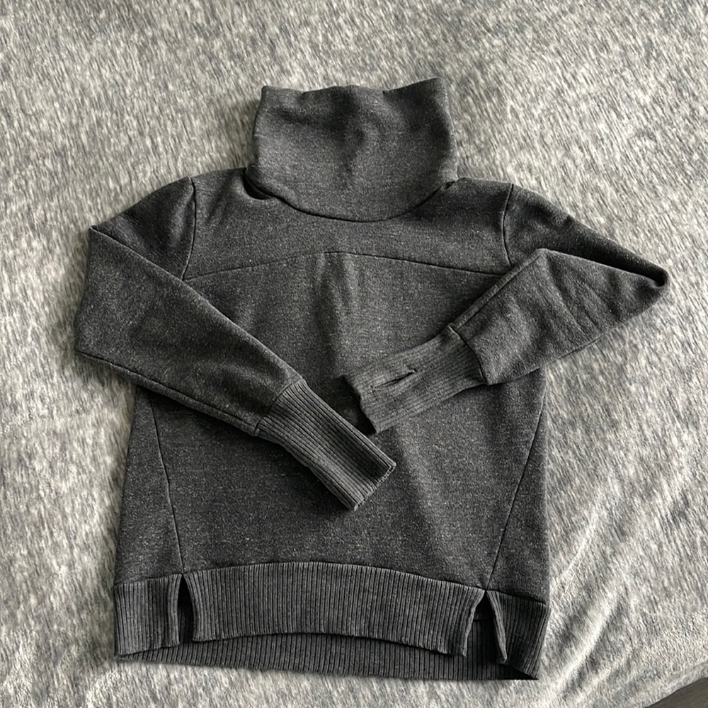 Alo Yoga Haze Turtleneck Sweatshirt Gray size Small